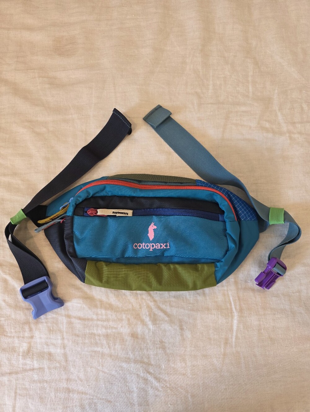 Cotopaxi Kapai 1.5L Del Día Hip Pack Fanny Pack Multicolor One-of-a-Kind Hiking